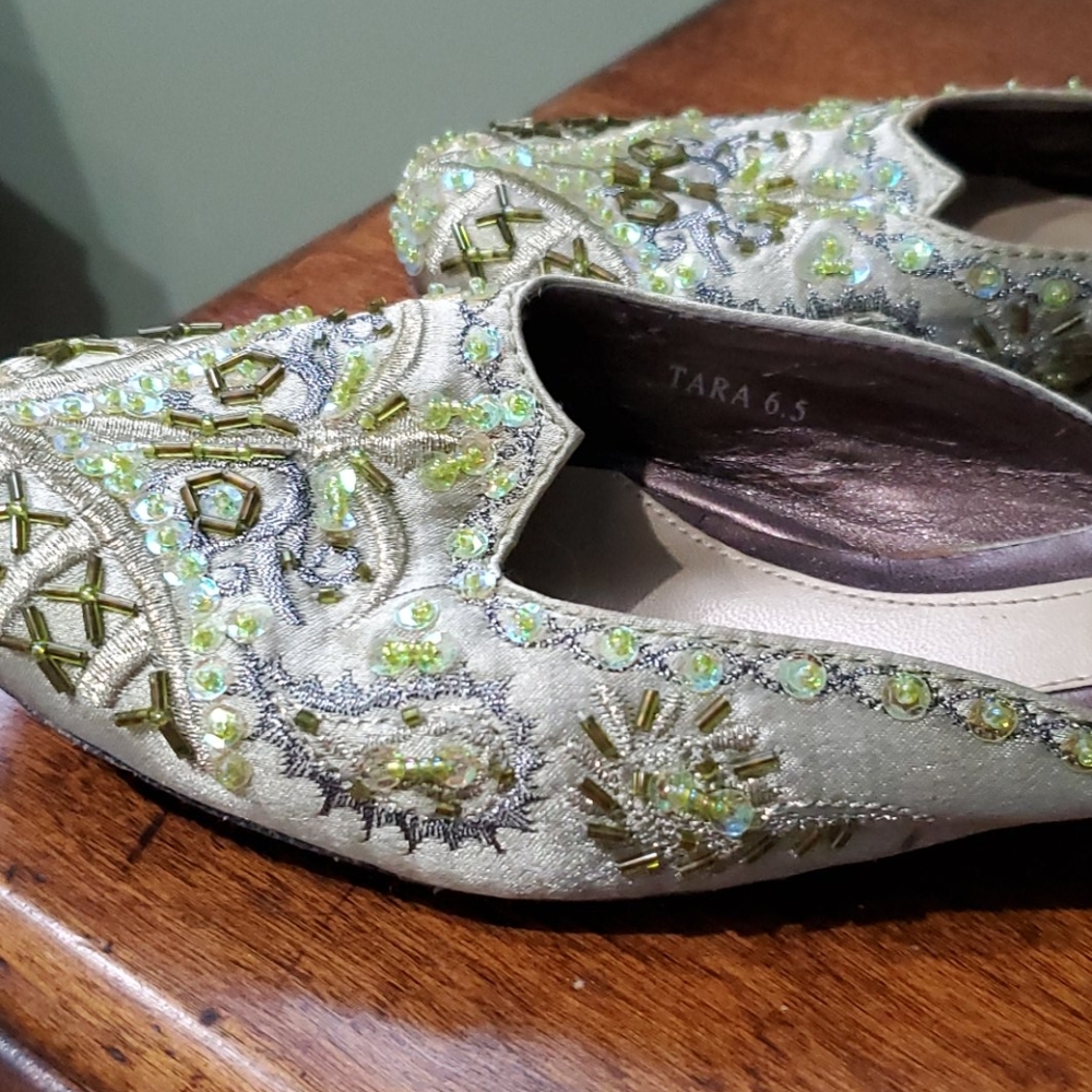 Shoes - Picture 2 of 4